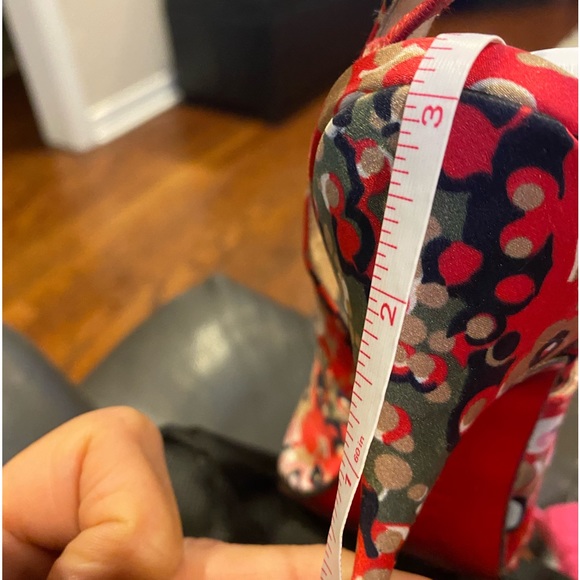 Colorful Red White Green Black Closed Toe 3” Louboutin Slingbacks w/Red Bottoms - Picture 9 of 11